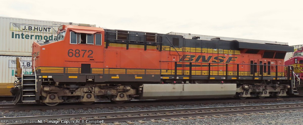 BNSF 6872